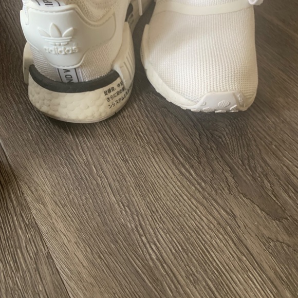 Used clothes and sneakers - Picture 14 of 15